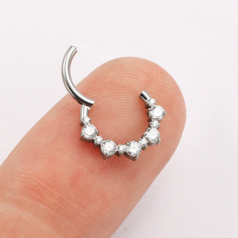 ASTM F136 TItanium Daith Click - Zoor Body Jewelry recensie en prijs
