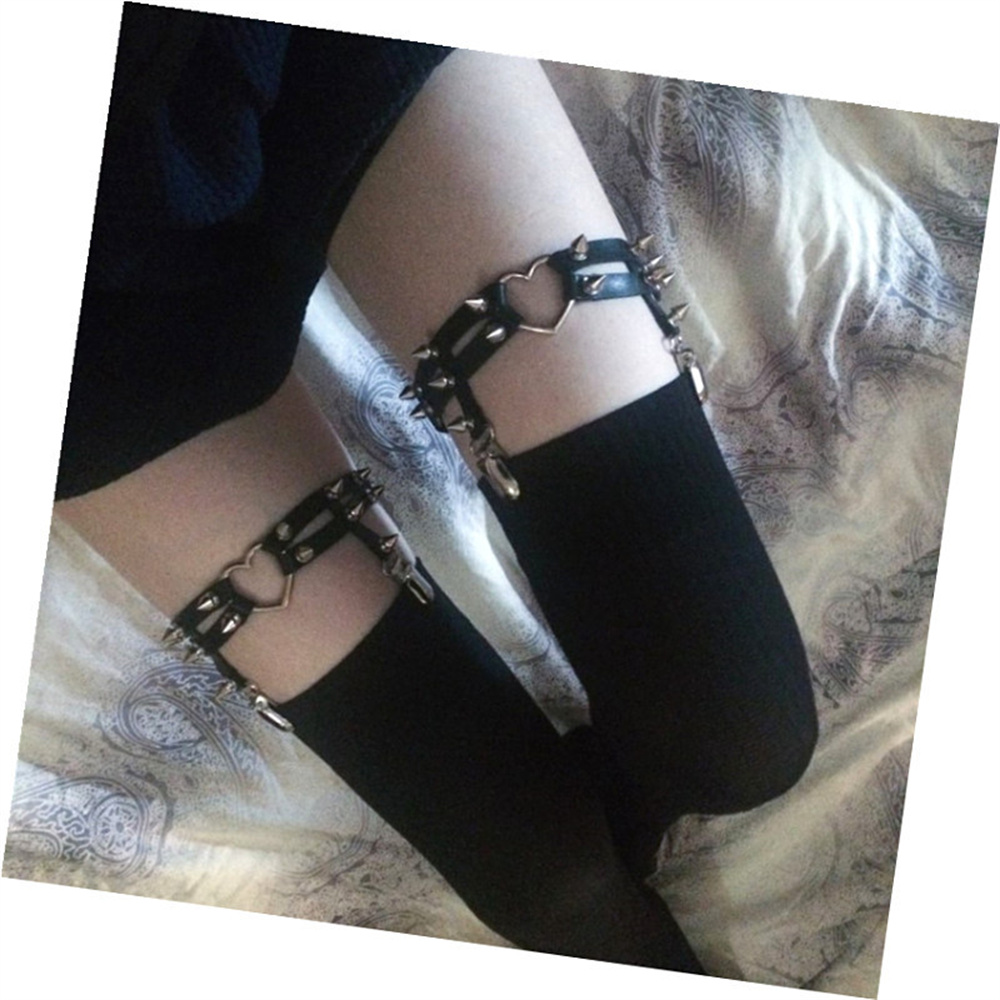 1 stks Vrouwen Punk Goth Hart  - Body Jewelry Helix recensie en prijs