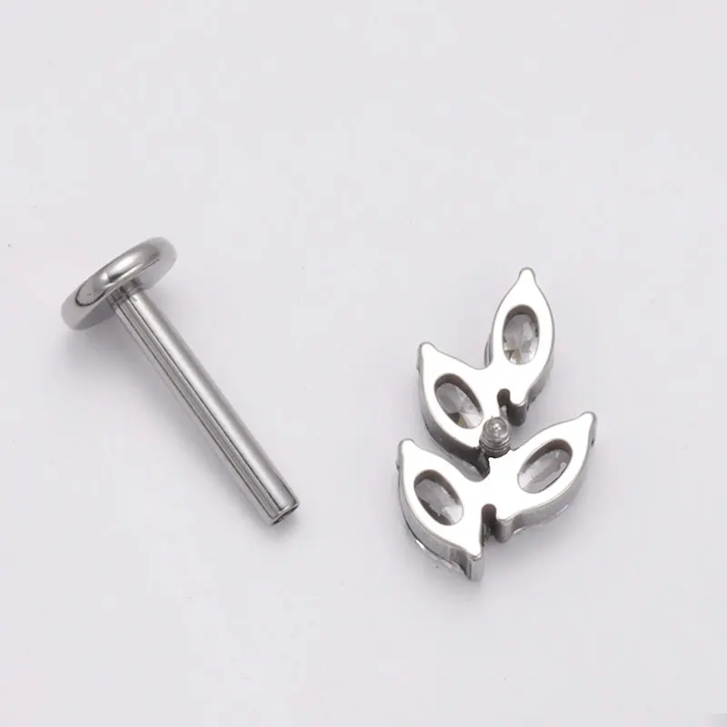 G23 Titanium Gem CZ Oor Conch  - Zoor Body Jewelry recensie en prijs