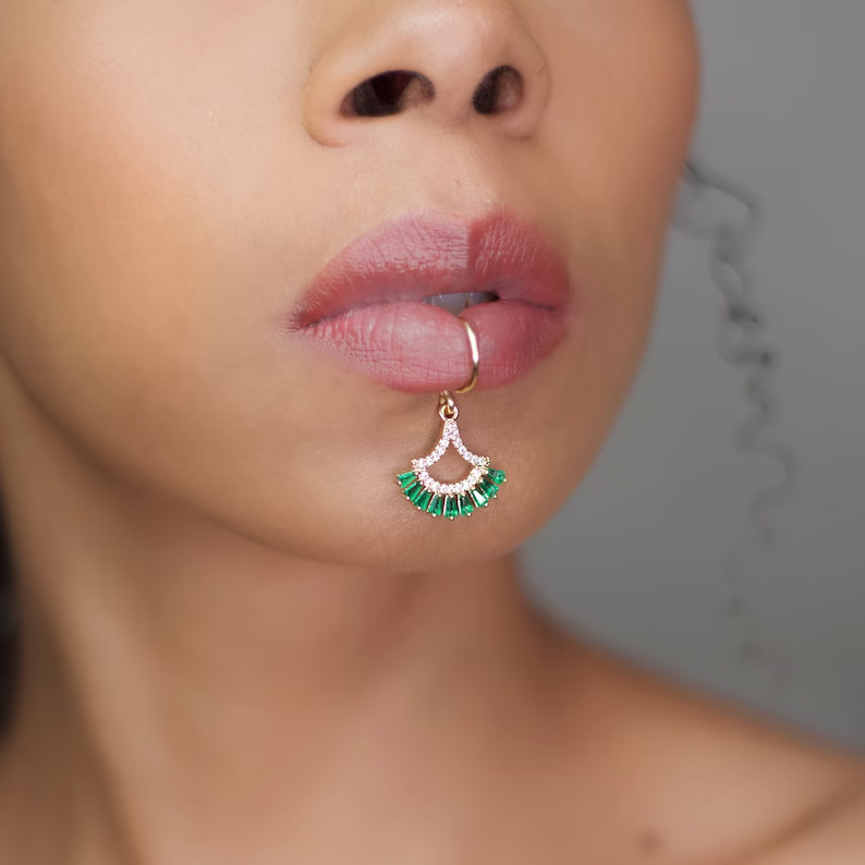 Luxe Gouden Kleur Bloemvorm Vr - Body Jewelry And Earrings recensie en prijs