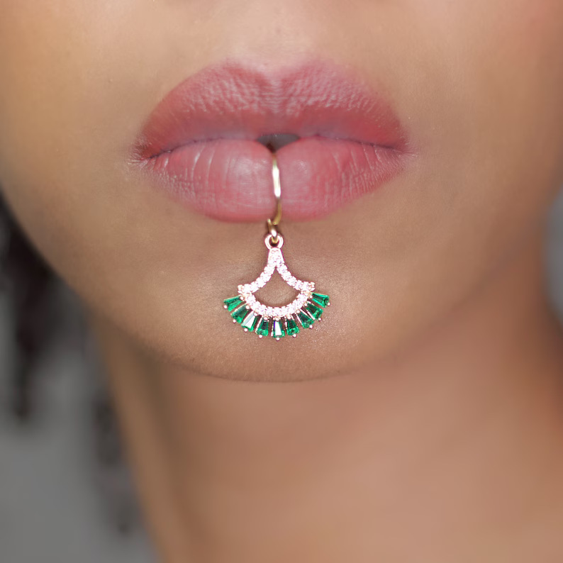 Luxe Gouden Kleur Bloemvorm Vr - Body Jewelry And Earrings recensie en prijs